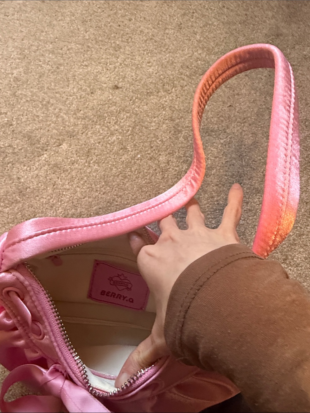 Ruffle pink Satin Shoulder purse with a ribbon bow that you have to tie - Picture 3 of 6